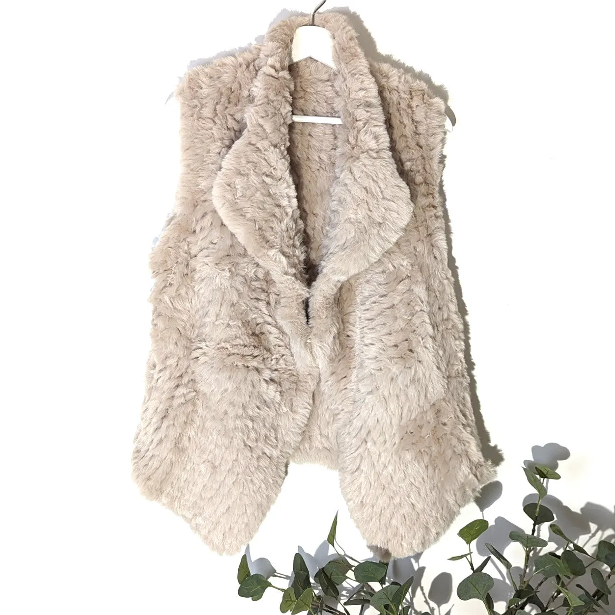 Luxury faux fur gilet (S-M)